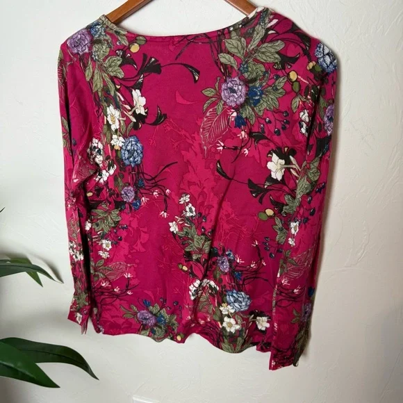 ✨ Chico’s Floral Long Sleeve Knit Top ✨ - Picture 4 of 4